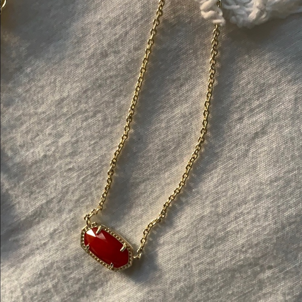 Kendra Scott necklace